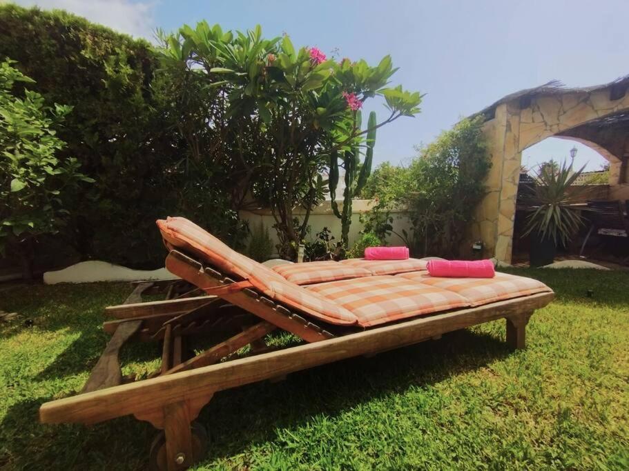 Beautiful 3 Bedroom Townhouse In Urb. Tropicana, Nerja Buitenkant foto